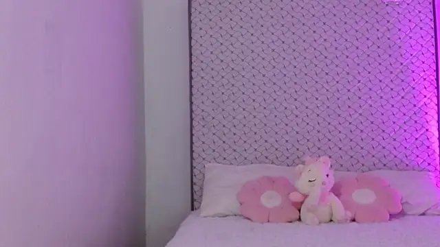 Snapshot of hantonella_ chatting on April 13, 2026, 1:27 pm hantonella online show from April 13, 2026, 1:27 pm