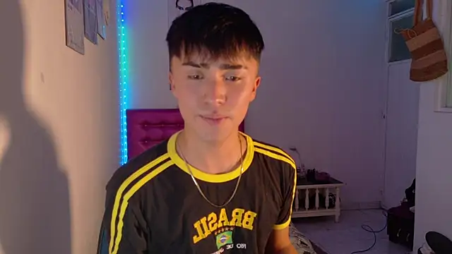 Snapshot of santi-fabulous chatting on December 18, 2025, 3:01 am santi-fabulous online show from December 18, 2025, 3:01 am