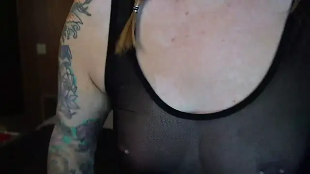 Snapshot of MaggieMayI89 chatting on March 26, 2026, 4:45 pm MaggieMayI89 online show from March 26, 2026, 4:45 pm