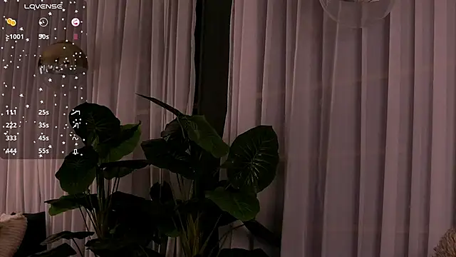 Snapshot of CynthiaWest chatting on March 11, 2026, 4:40 am CynthiaWest online show from March 11, 2026, 4:40 am