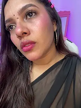 krishaa  online show from May 5, 2026, 8:06 pm