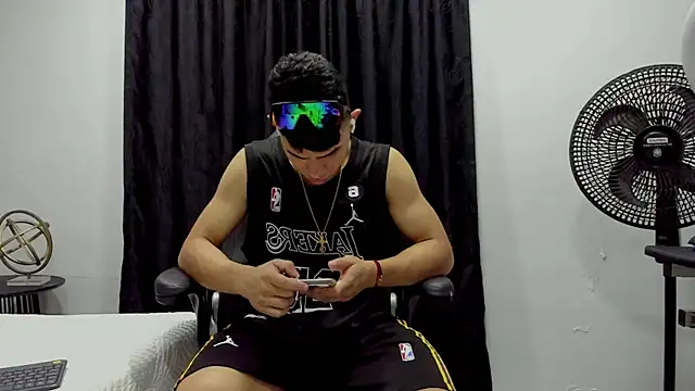 andrew rose  online show from December 9, 2024, 3:00 pm