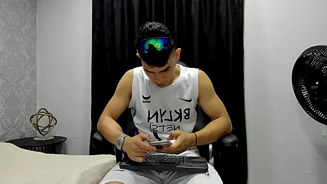 andrew rose  online show from December 16, 2024, 3:11 pm