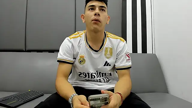 andrew rose  online show from December 20, 2024, 3:14 am