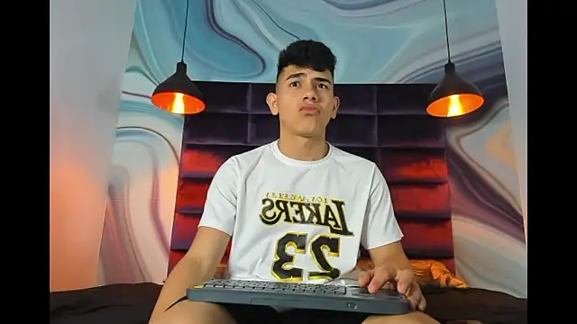 andrew rose  online show from December 27, 2024, 6:24 am