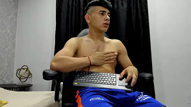 andrew rose  online show from January 9, 2025, 5:11 pm