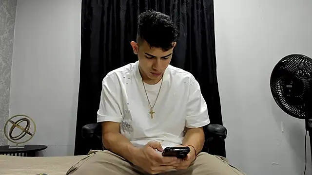 andrew rose  online show from January 13, 2025, 2:21 pm