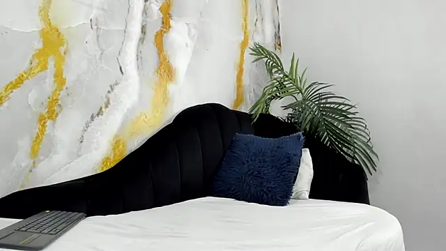 andrew rose  online show from September 30, 2025, 2:55 pm