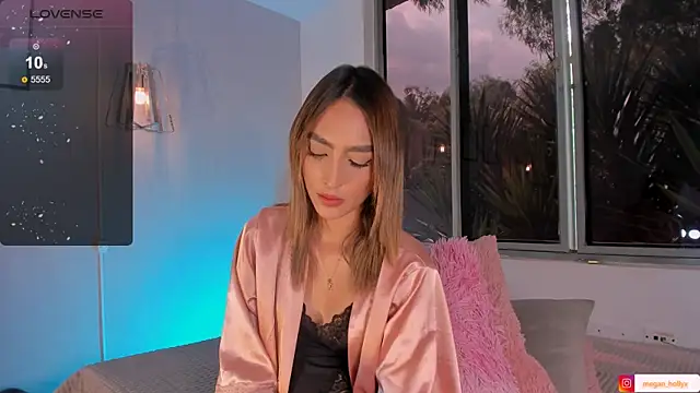 Snapshot of Megan-holly chatting on January 11, 2025, 7:49 pm Megan-holly online show from January 11, 2025, 7:49 pm