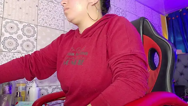 Snapshot of Lina23_ chatting on October 15, 2025, 1:55 pm Lina23  online show from October 15, 2025, 1:55 pm