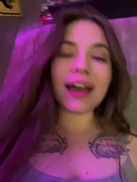 Vikki toriya online show from April 27, 2026, 2:15 pm