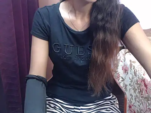 Angel kiyara online show from September 23, 2025, 6:44 pm