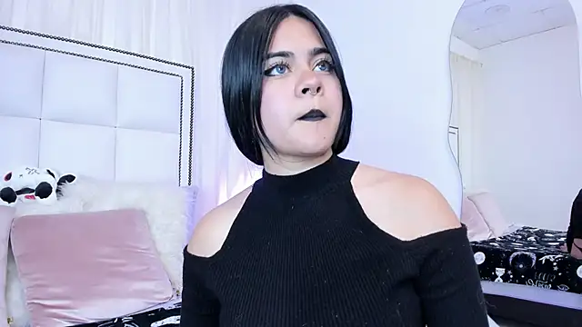 Snapshot of atena_hill chatting on January 10, 2025, 8:37 pm atena hill online show from January 10, 2025, 8:37 pm