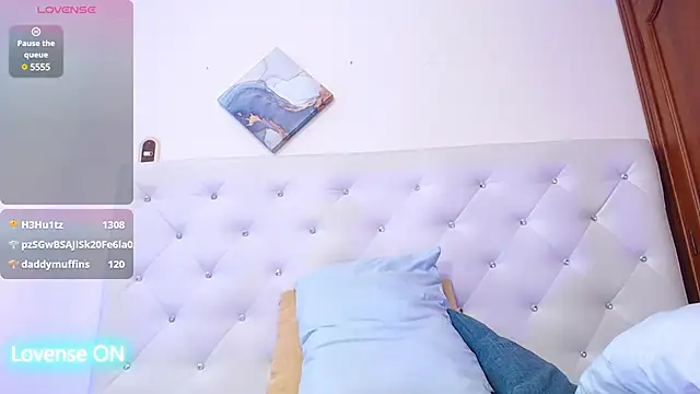 hanna danger19 online show from March 7, 2025, 6:43 pm