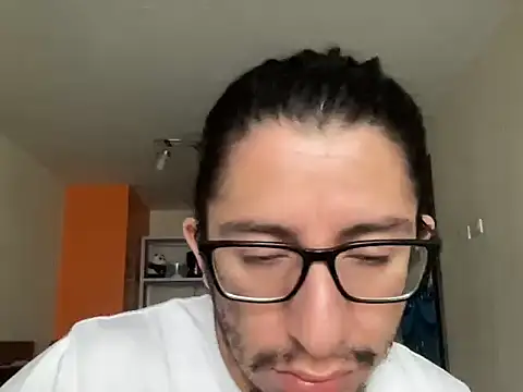 littlelatinhunter online show from February 5, 2026, 11:59 am