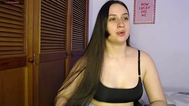 sofiaduque 26 online show from April 23, 2026, 11:18 pm