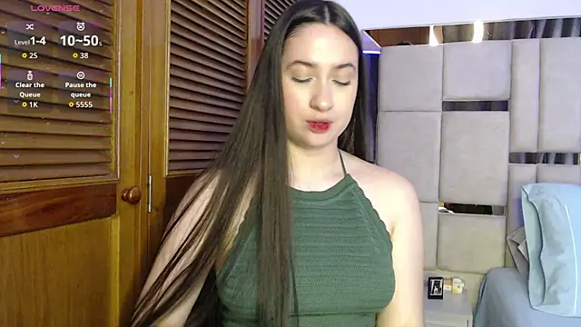 sofiaduque 26 online show from May 4, 2026, 8:05 pm