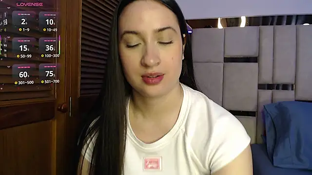 sofiaduque 26 online show from May 9, 2026, 7:52 pm