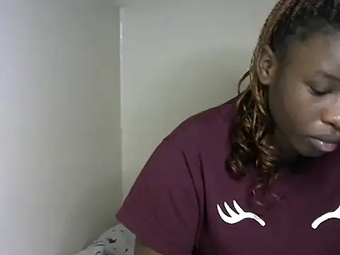 Snapshot of Novah_ chatting on September 22, 2025, 9:50 pm Novah online show from September 22, 2025, 9:50 pm