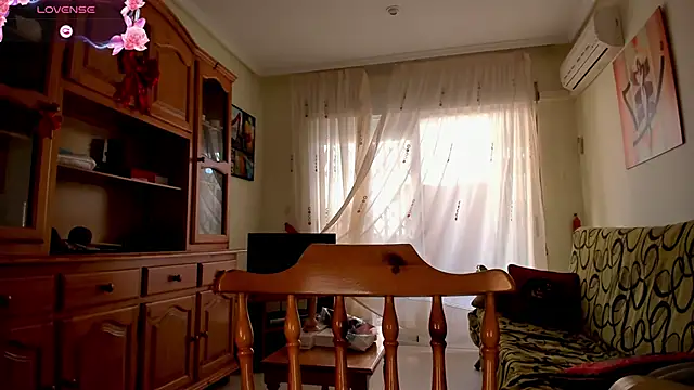 bella apont online show from February 6, 2025, 10:37 am