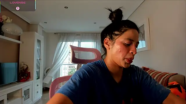 bella apont online show from September 21, 2025, 3:57 pm