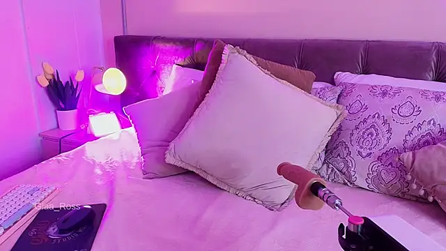 Giaa Ross online show from February 13, 2025, 2:52 pm