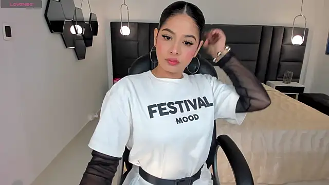 Snapshot of AlyssaDean chatting on September 20, 2025, 11:11 am AlyssaDean online show from September 20, 2025, 11:11 am