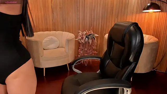 Snapshot of AlyssaDean chatting on October 15, 2025, 11:21 am AlyssaDean online show from October 15, 2025, 11:21 am