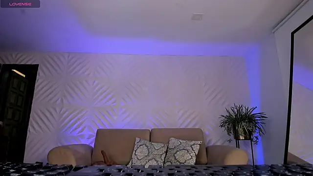 Snapshot of RoxanneHill_ chatting on February 19, 2026, 12:45 pm RoxanneHill online show from February 19, 2026, 12:45 pm