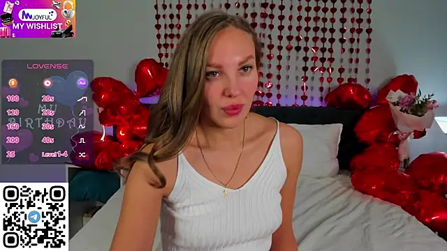 Snapshot of Kelly_Hardy chatting on February 19, 2025, 1:18 am Kelly Hardy online show from February 19, 2025, 1:18 am