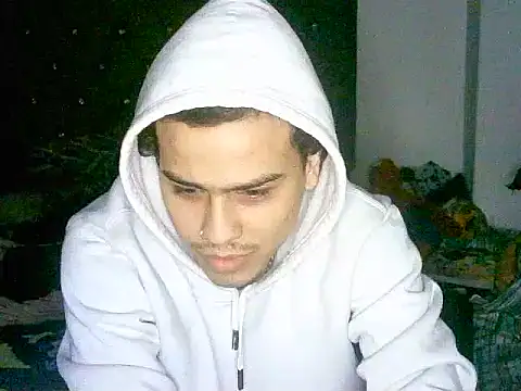 chamitopolla21 online show from June 17, 2026, 3:42 am