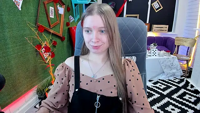 MayaSinabon online show from December 7, 2024, 1:51 pm