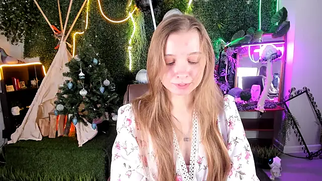 MayaSinabon online show from December 15, 2024, 1:22 pm