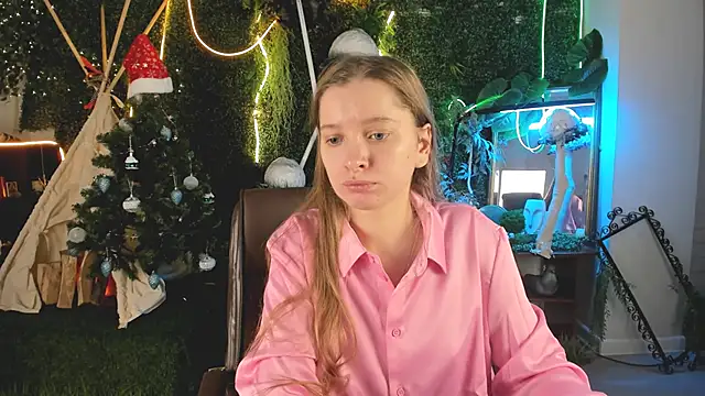 MayaSinabon online show from December 25, 2024, 9:13 am