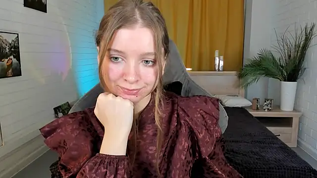 MayaSinabon online show from February 1, 2025, 3:18 pm