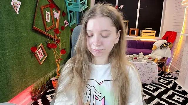 MayaSinabon online show from February 8, 2025, 9:24 am