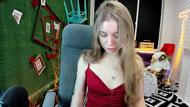 MayaSinabon online show from February 9, 2025, 9:05 am