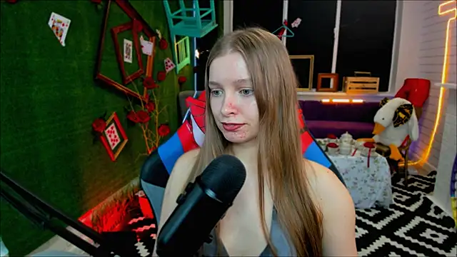 MayaSinabon online show from February 18, 2025, 3:21 pm