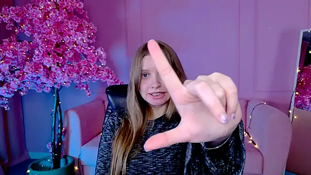 MayaSinabon online show from February 25, 2025, 12:13 pm