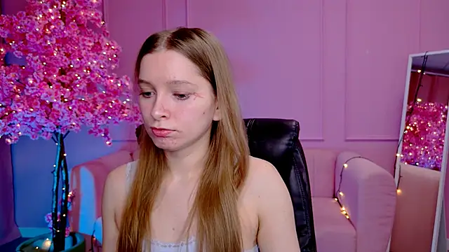 MayaSinabon online show from February 26, 2025, 12:14 pm