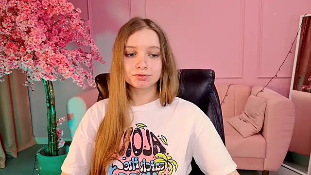 MayaSinabon online show from March 2, 2025, 12:11 pm