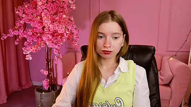 MayaSinabon online show from March 8, 2025, 12:20 pm