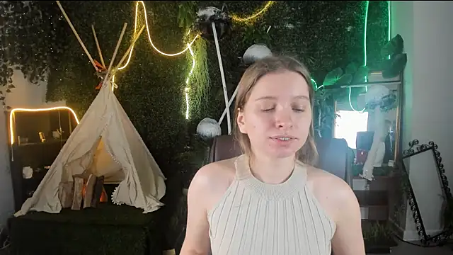 MayaSinabon online show from March 22, 2025, 9:13 am