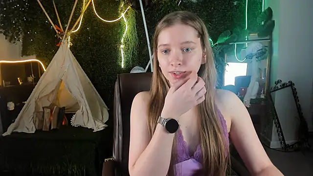 MayaSinabon online show from March 23, 2025, 9:10 am