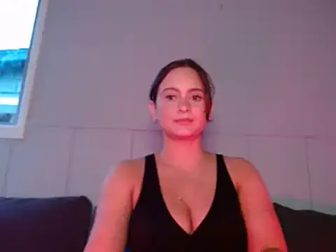 Sophie Raegan online show from March 12, 2025, 2:01 pm