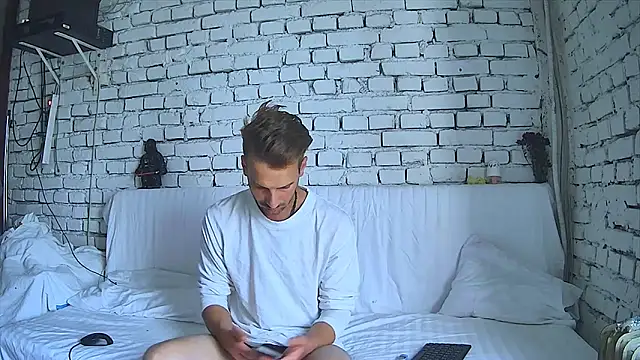 GiorgieUps online show from November 9, 2025, 9:51 am