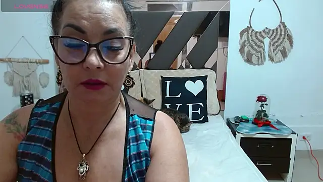 Snapshot of lindaesmeralda chatting on January 18, 2025, 12:04 pm lindaesmeralda online show from January 18, 2025, 12:04 pm