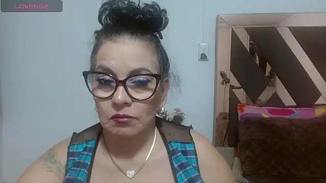 Snapshot of lindaesmeralda chatting on March 16, 2026, 12:20 pm lindaesmeralda online show from March 16, 2026, 12:20 pm