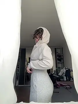 Snapshot of NikaMur chatting on October 2, 2025, 2:18 am NikaMur online show from October 2, 2025, 2:18 am