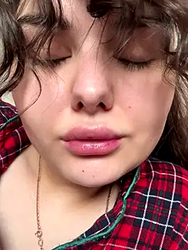 Snapshot of NikaMur chatting on October 4, 2025, 2:42 am NikaMur online show from October 4, 2025, 2:42 am